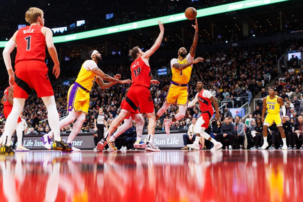 场均效率依 场均效率依