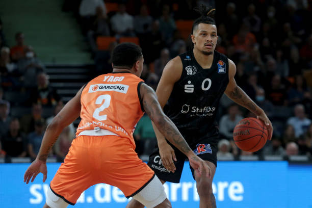 尖端科技的 尖端科技的